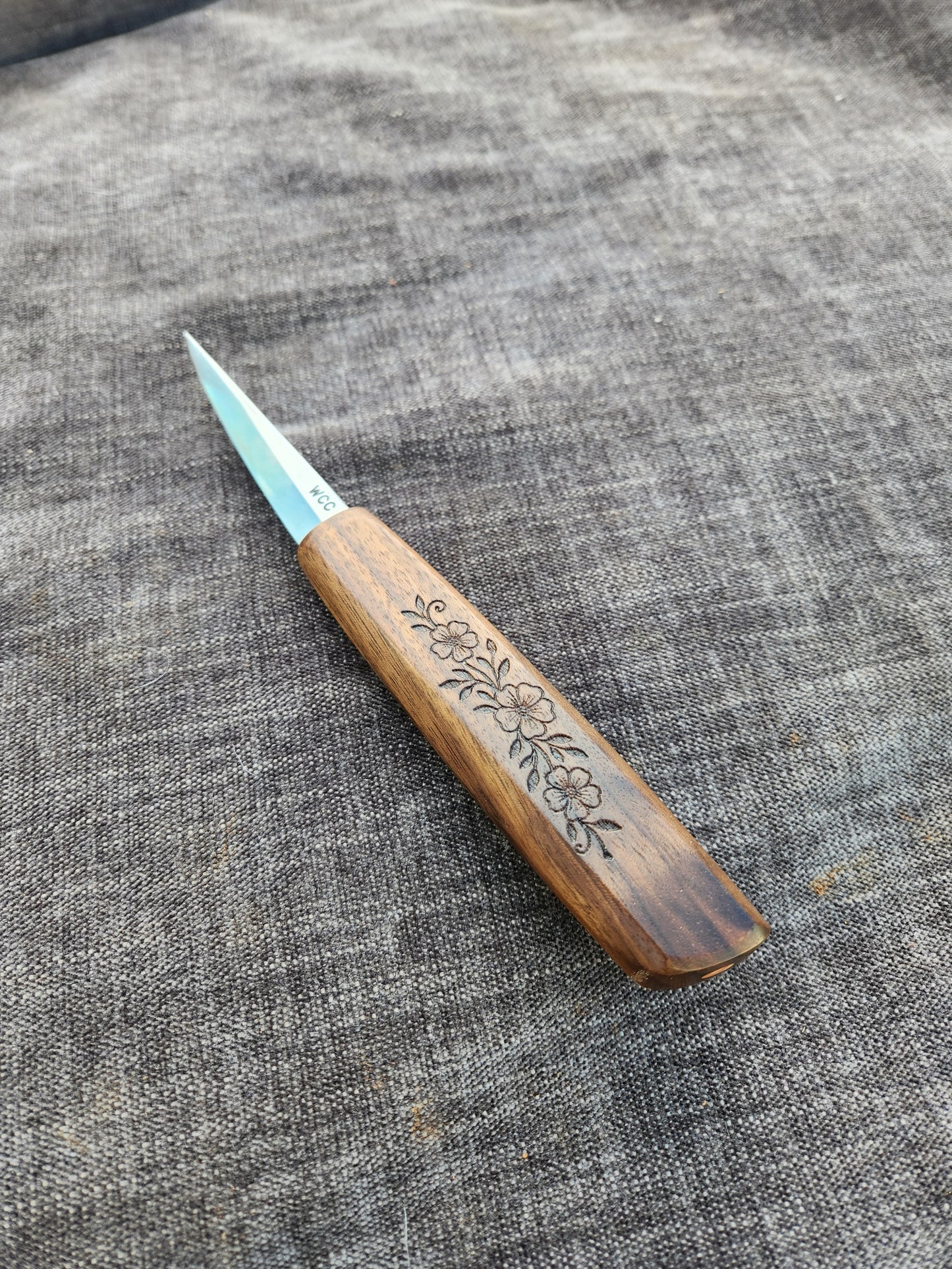 "Valkyrie" 85mm Traditional Sloyd - American Walnut - Floral Design